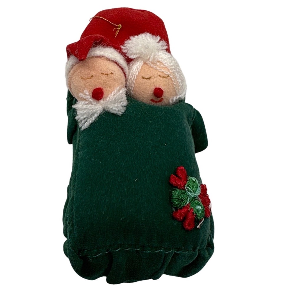 1960s Mr and‎ Mrs Claus Sleeping in Bed Christmas Ornament Felt 3.5" Vintage